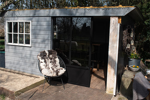 Stalen_deur_zwart_open 500x333